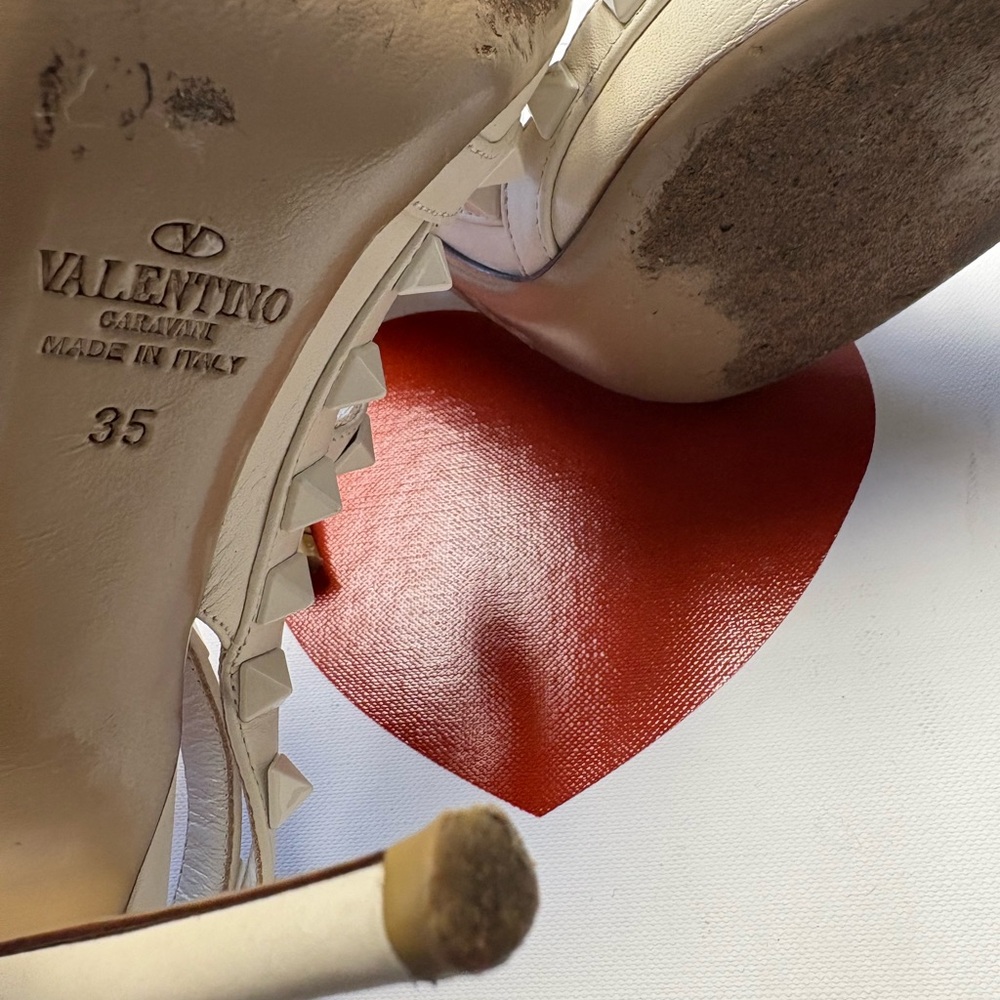 Valentino Garavani Rockstud Ivory Studded Heels Special Edition - Picture 5 of 9